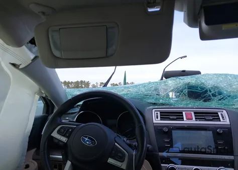 2015 Subaru Outback 2.5I Limited z USA, uszkodzony, nr VIN 4S4BSBJCXF3313826